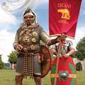 EAUZE - FESTIVAL GALOP ROMAIN 2014 - légionnaire : le Signifer (porte enseigne de la légion VI Ferrata - porteuse du fer)