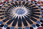 CASABLANCA - PALAIS ROYAL - Dar Ouma : sol couvert de dalles de marbre disposées comme les motifs d'un zellige avec au centre une étoile à 24 branches
