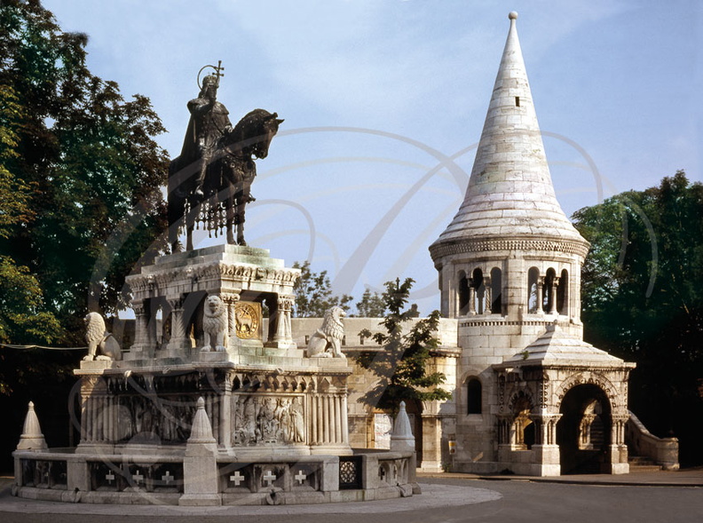 BUDAPEST_BastiondesPecheurs_Statue de St Etienne.jpg