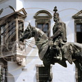 BUDAPEST -  Quartier du Château (statue d'un hussard)