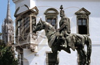 BUDAPEST -  Quartier du Château (statue d'un hussard)