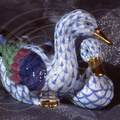 HONGRIE - HÉREND : figurine  en porcelaine (canards : décor résille bleu et or)