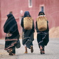 AGARD OUDAD - femmes prtant le costume traditionnel (amlhaf)
