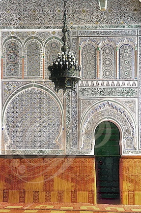 FÈS - Mosquée KARAOUINE (ou Mosquée Karaouyine ou Mosquée Karaouiyine) - KARAOUINE Mosque - Mezquita de KARAOUINE -  porte du  minaret - gebs sculpté