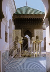 FÈS - Mosquée KARAOUINE (ou Mosquée Karaouyine ou Mosquée Karaouiyine)- détail de la cour intérieure