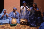 GOULIMINE (Maroc) - danse de la GUEDRA  accompagnée du joueur de TBAL