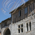 LAUZERTE - fenêtres style gothique et Renaissance - colombages