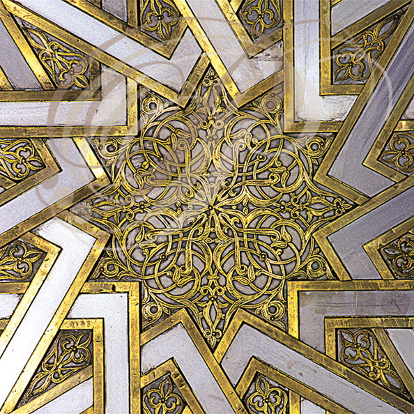 MOSQUÉE HASSAN II - détail d'une porte en bronze ciselé