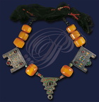 COLLIER (Taroudannt) -  boules d'ambre et porte amulettes