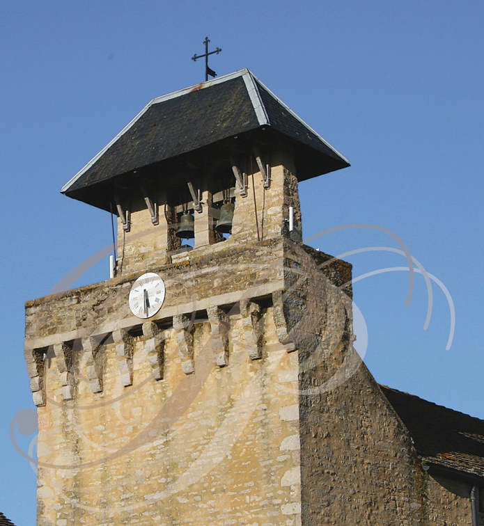 LOZE  (France - 82)  - clocher fortifié