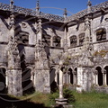 RIBAS DEL SIL (Espagne - Galice) - Monastère San Esteban - cour intérieure du cloître