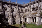 RIBAS DEL SIL (Espagne - Galice) - Monastère San Esteban - cour intérieure du cloître