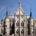 ASTORGA - Palais épiscopal - oeuvre de Gaudi