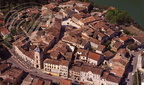 AUVILLAR  (France 82)  - vue aérienne de la vieille ville et de la Garonne