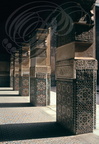 MARRAKECH - la Madrasa Ben Youssef (piliers en zelliges)