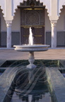 MEKNÈS - PALAIS ROYAL - fontaine et bassin d un riad