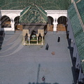 FÈS - Mosquée KARAOUINE (ou Mosquée Karaouyine ou Mosquée Karaouiyine) - la cour intérieure vue des toits