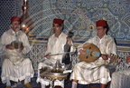 FÈS - musiciens animant une soirée : un tambourin (le bendir),  un violon (la Kamanja) et un luth (l'Aoud)