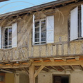 MASSEUBE (sud d'Auch) - maisons à colombages (bois et pisé)