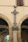 MIÉLAN (sud-ouest d'Auch) - croix de la place de la halle