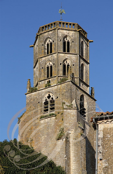 MAUVEZIN_clocher_de_leglise_Saint_Michel_classee_Monument_historique_261.jpg