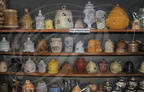 GRAMONT (France - 82) Musée du miel : collection de pots à miel de table