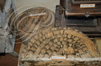 GRAMONT (France - 82) Musée du miel : ruche de France (ALPES) et pressoir a miel