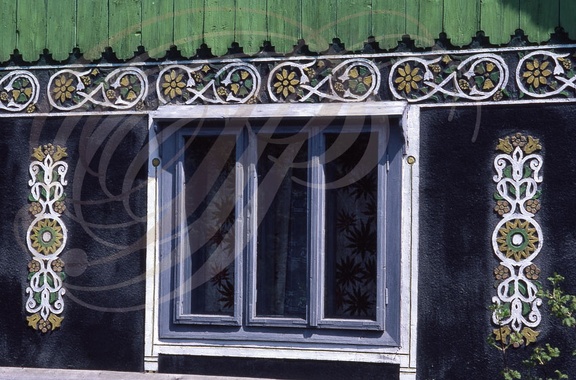 SOLCA (Bucovine) -  maison peinte