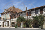 SOLOMIAC (Lomagne gersoise) - Mairie et place à cornière 