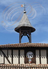 COLOGNE ( France - 32) - campanile de la halle du XIVe siècle et sa cloche du XVIIIe siècle 