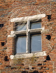 BIOULE (France - 82) -  le château : fenêtre à meneau
