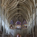 CONDOM_cathedrale_Saint_Pierre_la_nef_et_la_voute_en_croisee_dogives_XVIe_siecle.jpg