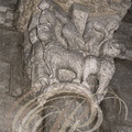 LARRESSINGLE - Chapelle romane : châpiteau animalier