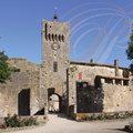 LARRESSINGLE - tour d'entrée du village fortifié