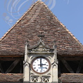 BARBOTAN-LES-THERMES - Clocher de l'église Saint-Pierre et son horloge de1899 surmontée des armes de Cazaubon