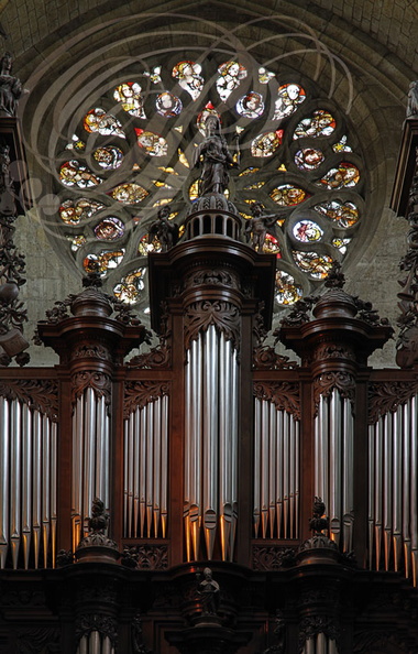 AUCHE_cathedrale_Saint_Marie_orgues_de_Jean_de_Joyeuse_1690_.jpg