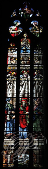 AUCH - Cathédrale Sainte-Marie : vitraux d'Arnaut de Moles (XVIe siècle) restaurés par le maître verrier Jean-Pierre Gey  (Chapelle Saint-Louis : panneau de droite) 
