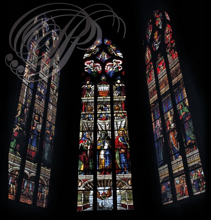 AUCH - Cathédrale Sainte-Marie : vitraux d'Arnaut de Moles (XVIe siècle) restaurés par le maître verrier Jean-Pierre Gey  (Chapelle Sainte-Anne) 