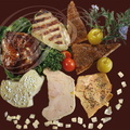 IMPÉRIAL de FOIES GRAS  : foie gras cru en carpaccio poivre concassé et sel, foie mi-cuit en terrine, foie poché au lait, foie poêlé, foie poché grillé et toasts à la confiture de figues(Château de Larroque à Gimont - Gers)