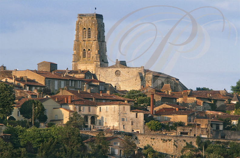 LECTOURE_Cathedral_Saint_Gervais_et_saint_Protais_dominant_la_ville.jpg