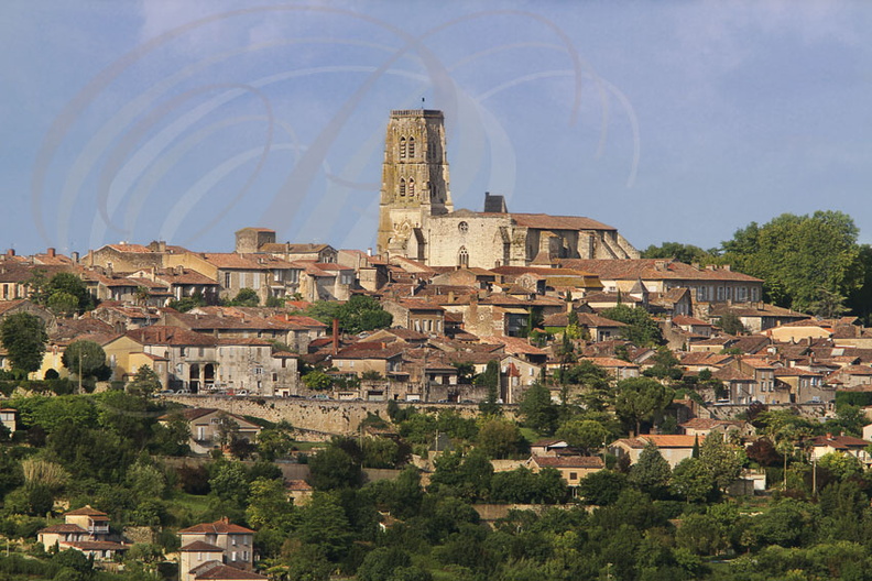 LECTOURE - Cathédrale Saint-Gervais et Saint-Protais dominant la ville