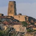 LECTOURE - Cathédrale Saint-Gervais et Saint-Protais dominant la ville