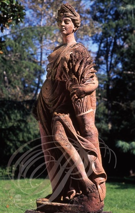 MONTAUBAN - Quartier Montauriol : Statue de Jean-Marie Joseph Ingres (Cérès, la déesse des moissons)