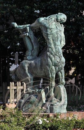 MONTAUBAN - Square Picquart : Le dernier centaure mourant de Bourdelle