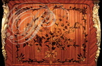 COPIE d'un PETIT SECRÉTAIRE DE DAME style LOUIS XV d'après Roger VANDERCRUSE dit LACROIX réalisé en bois de rose  identique à l'original : détail de marqueterie