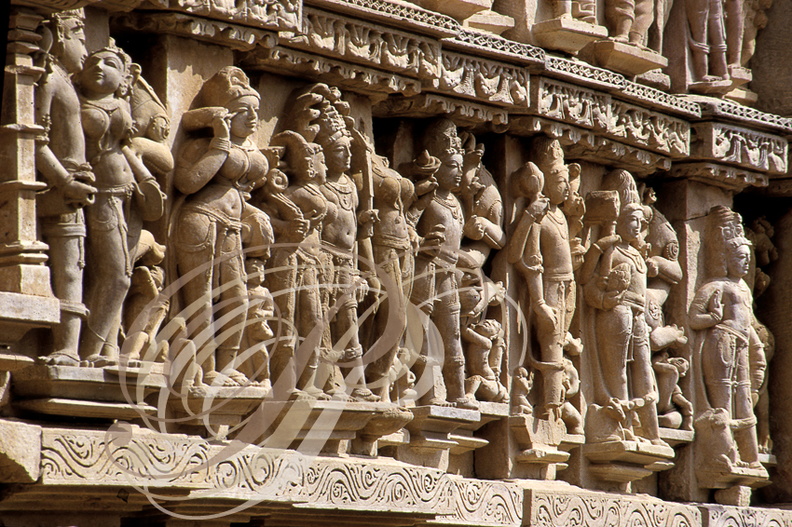 INDE_Madhya_Pradesh_KHAJURAHO_temple_de_Parshvanath_.jpg