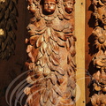 DUNES_eglise_Sainte_Madeleine_retable_archtecture_a_niches_du_XVIIe_siecle_style_baroque_detail_dune_colonne_sculptee.jpg