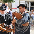 LECTOURE - Fête du melon : groupe folklorique auvergnat (la Gigue Dornoise) -  vielle à roue et cornemuse du centre