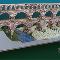 SAINT-CLAR - Fête de l'Ail - 40ème concours de maquettes en peaux d'ail (2014) - 3ème prix : le pont du Gard réalisé par Gilles Cayrel 