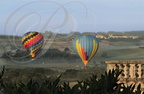 LECTOURE - Rassemblement de montgolfières : panorama depuis le Grand Bastion - au fond à droite : le village de Terraube